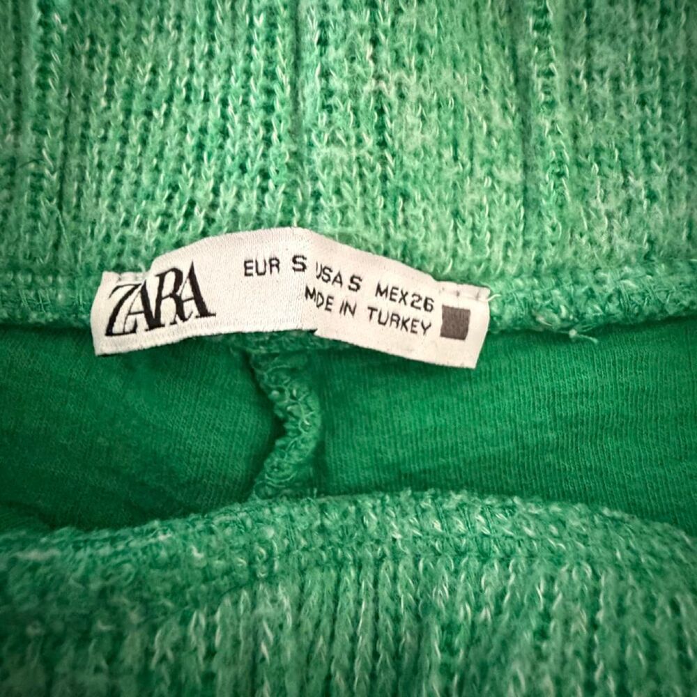 Zara Women's Green Trousers - Picture 2 of 4